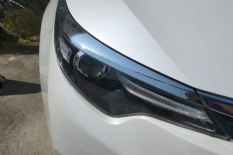 Used Toyota Levin 2014 1.6G CVT Elite Edition Right Front Headlight