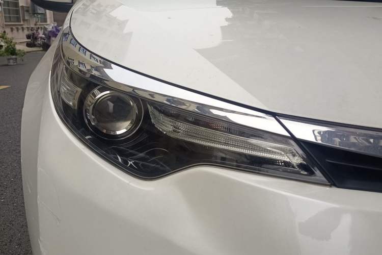 Used Toyota Levin 2014 1.6G CVT Elite Edition Right Front Headlight