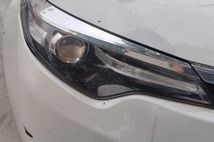 Used Toyota Levin 2014 1.6G CVT Elite Edition Right Front Headlight