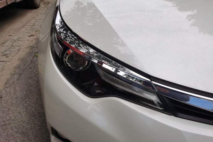 Used Toyota Levin 2014 1.6G CVT Elite Edition Right Front Headlight