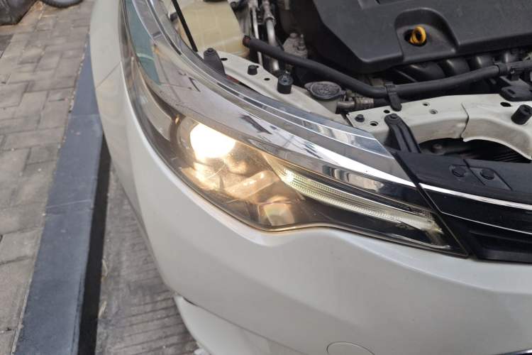 Used Toyota Levin 2014 1.6G-L CVT Leading Edition Right Front Headlight