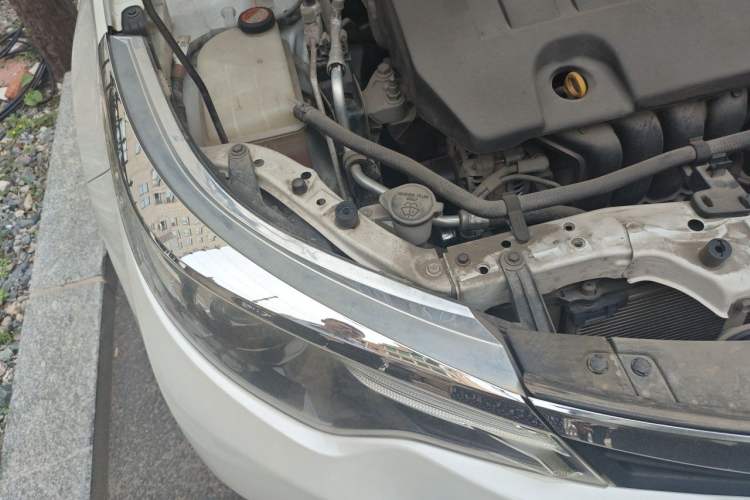 Used Toyota Levin 2014 1.6G CVT Elite Edition Right Front Headlight