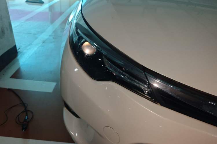 Used Toyota Levin 2014 1.6G CVT Elite Edition Right Front Headlight