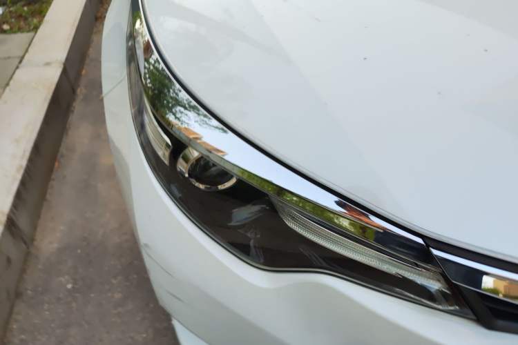 Used Toyota Levin 2014 1.6G CVT Elite Edition Right Front Headlight
