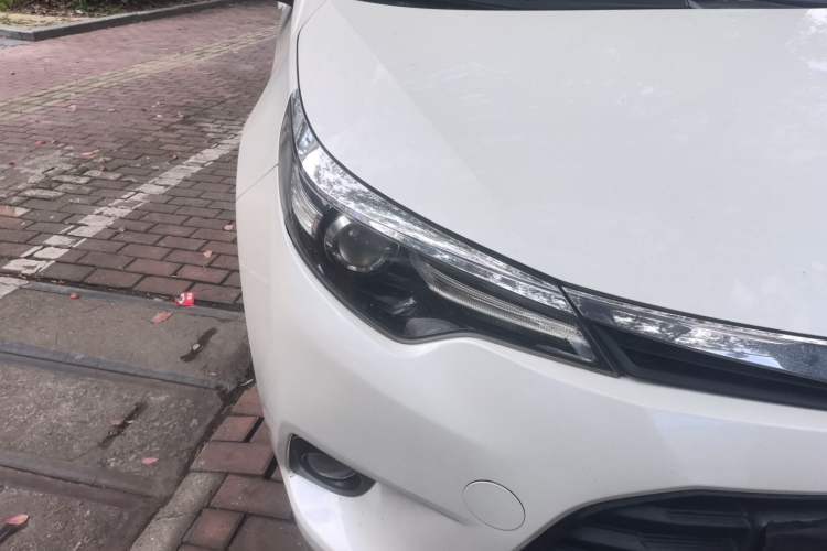 Used Toyota Levin 2014 1.6G CVT Elite Edition Right Front Headlight