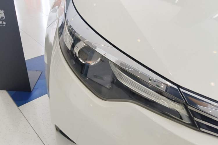 Used Toyota Levin 2014 1.6G CVT Elite Edition Right Front Headlight
