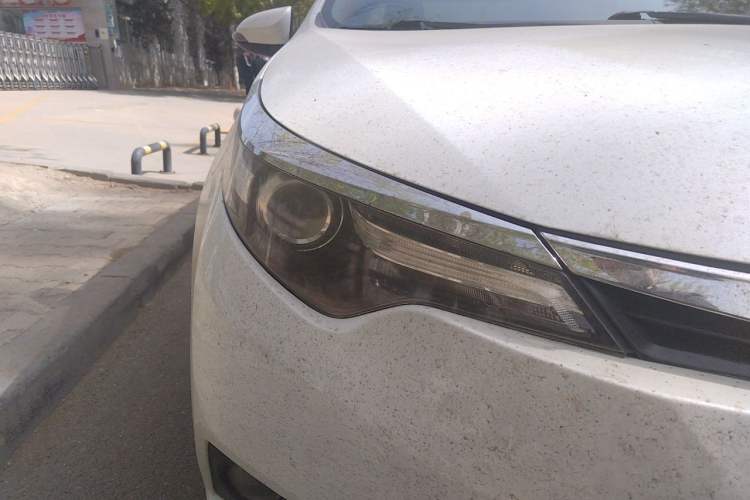 Used Toyota Levin 2014 1.6G CVT Elite Edition Right Front Headlight