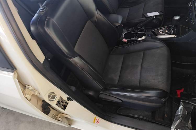 Used Toyota Levin 2014 1.6G-L CVT Leading Edition Right Front Seat