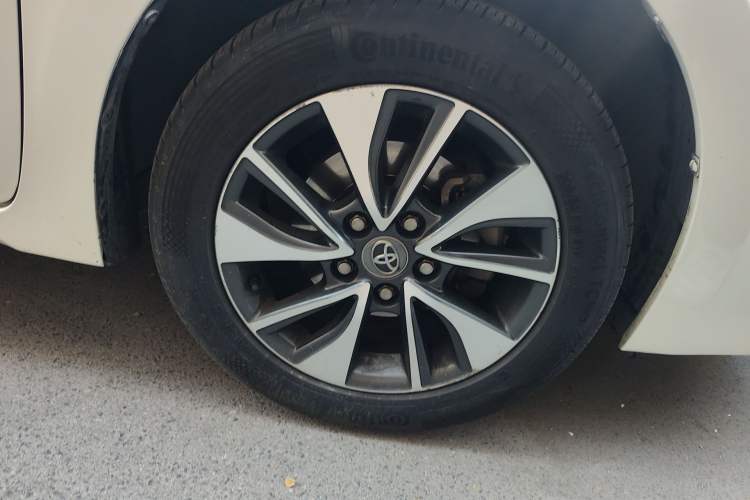 Used Toyota Levin 2014 1.8 GS CVT Elite Edition Right Front Wheel Hub