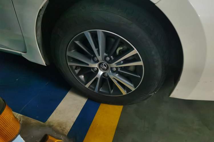 Used Toyota Levin 2014 1.6G CVT Elite Edition Right Front Wheel Hub
