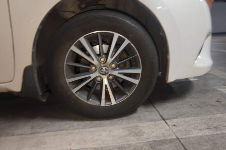Used Toyota Levin 2014 1.6G-L CVT Leading Edition Right Front Wheel Hub