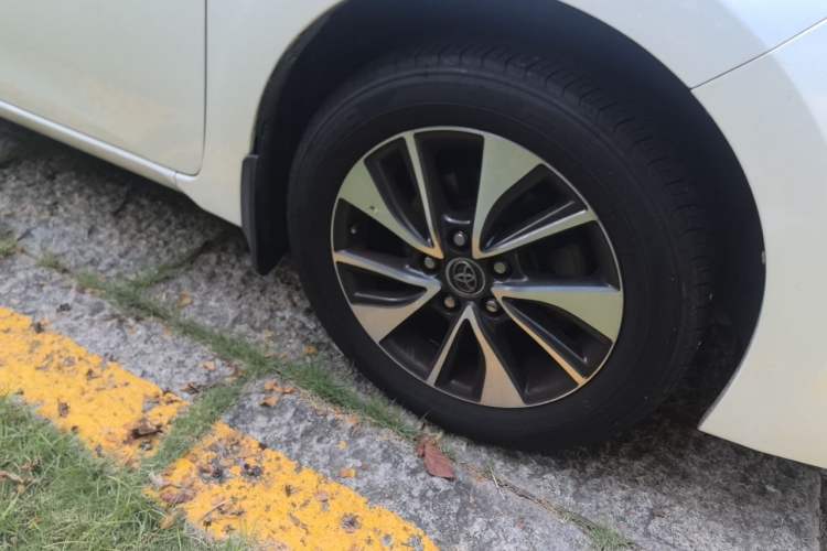 Used Toyota Levin 2014 1.8 GS CVT Elite Edition Right Front Wheel Hub