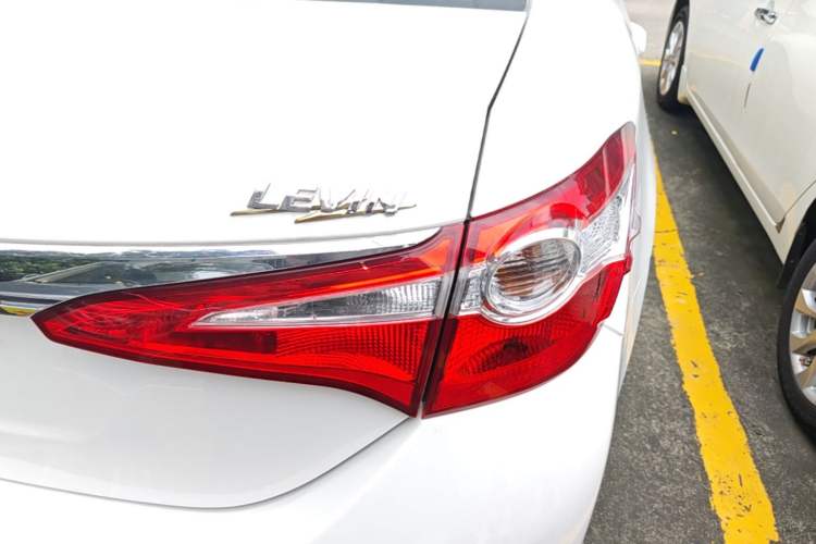 Used Toyota Levin 2014 1.6G CVT Elite Edition Right Rear Taillight