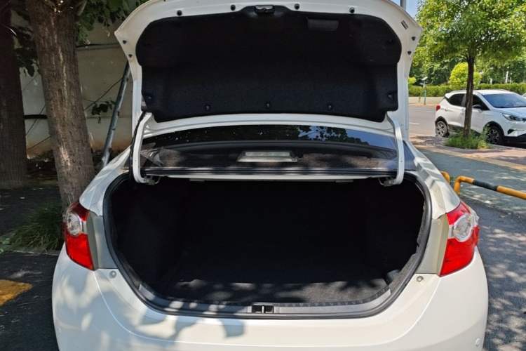 Used Toyota Levin 2014 1.6G CVT Elite Edition Trunk