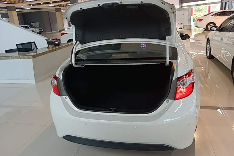 Used Toyota Levin 2014 1.6G CVT Elite Edition Trunk