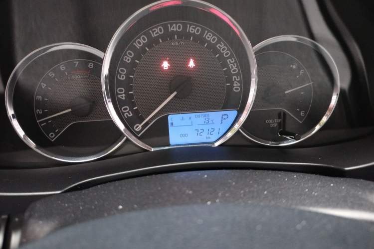 Used Toyota Levin 2014 1.6G CVT Elite Edition Odometer Close Up