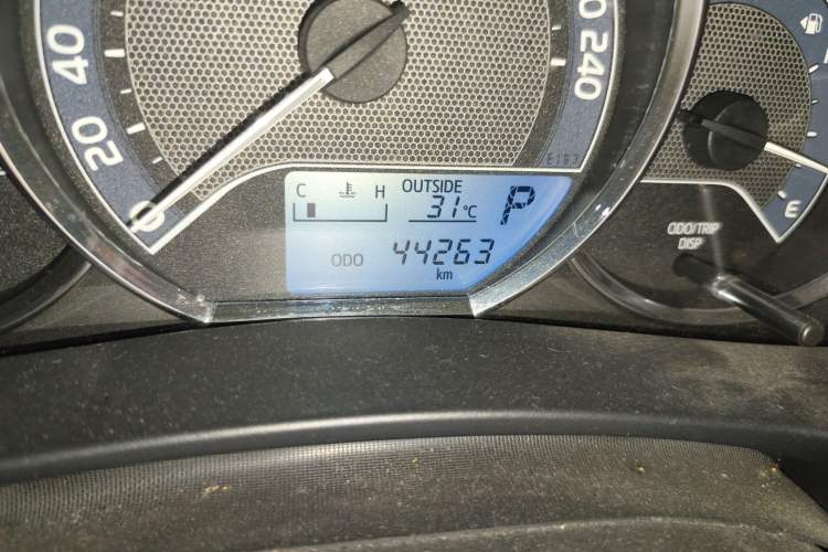 Used Toyota Levin 2014 1.6G CVT Elite Edition Odometer Close Up
