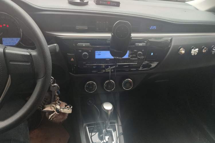Used Toyota Levin 2015 1.6G CVT Orange Limited Edition Audio And AC Panel