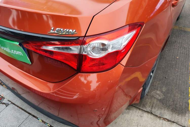 Used Toyota Levin 2015 1.6G CVT Orange Limited Edition Exterior 3