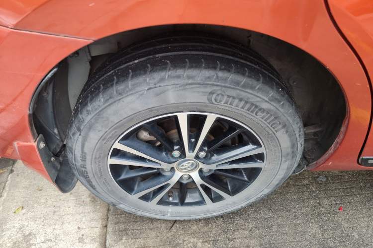 Used Toyota Levin 2015 1.6G CVT Orange Limited Edition Exterior 5