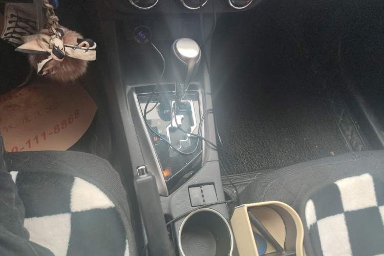 Used Toyota Levin 2015 1.6G CVT Orange Limited Edition Gear Lever
