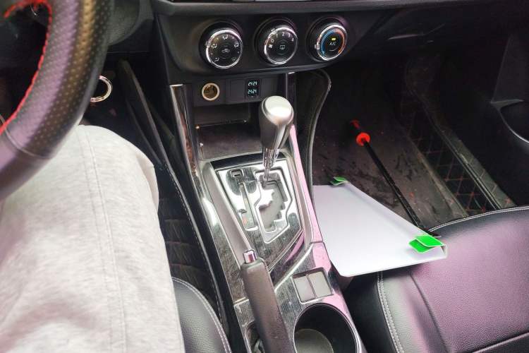 Used Toyota Levin 2015 1.6G CVT Orange Limited Edition Gear Lever
