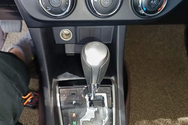Used Toyota Levin 2015 1.6G CVT Orange Limited Edition Gear Lever