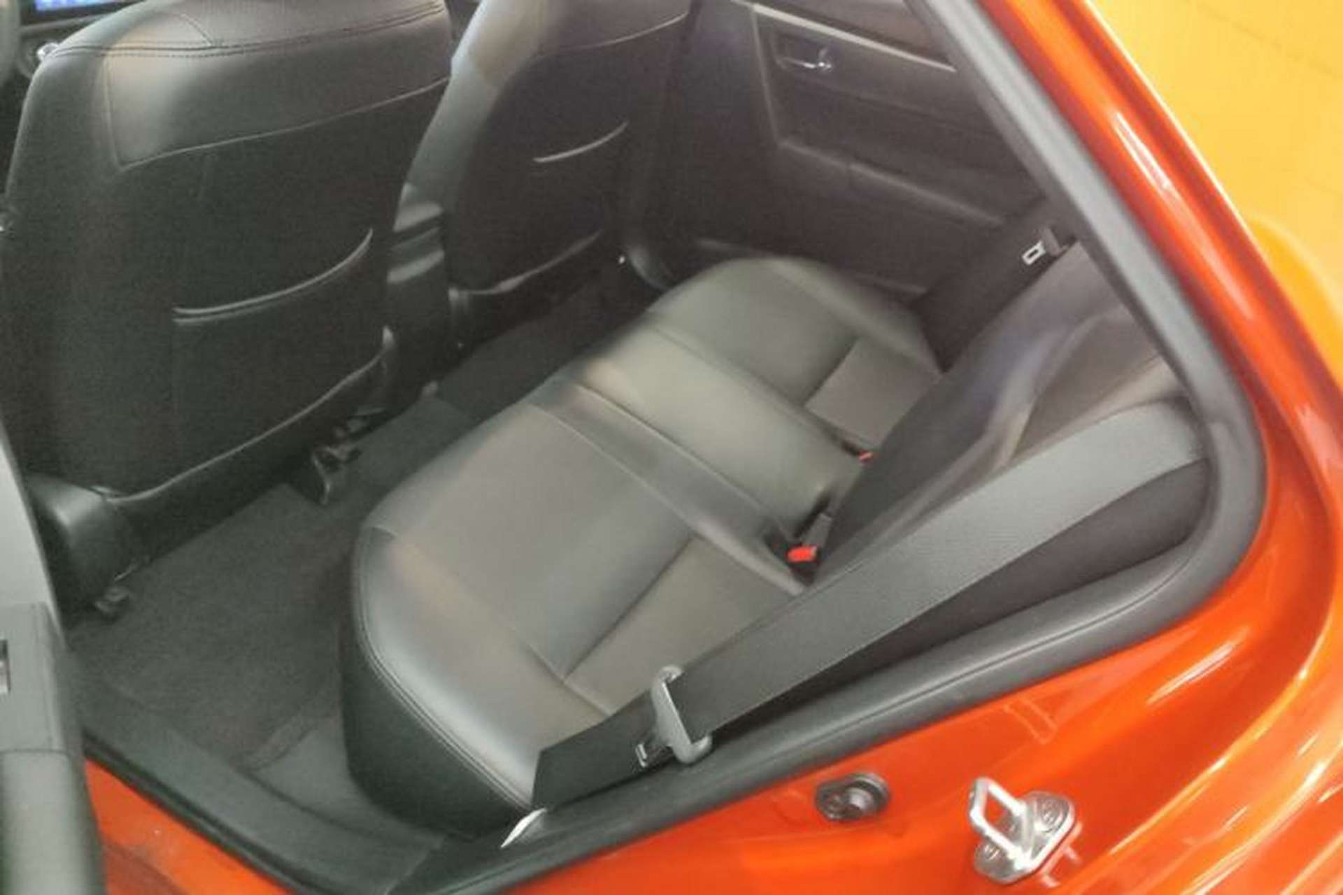 Used Toyota Levin 2015 1.6G CVT Orange Limited Edition Interior 4