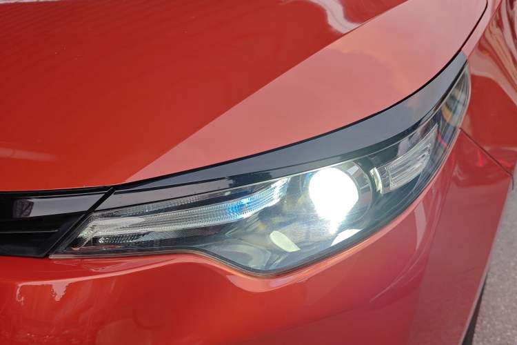 Used Toyota Levin 2015 1.6G CVT Orange Limited Edition Left Front Headlight