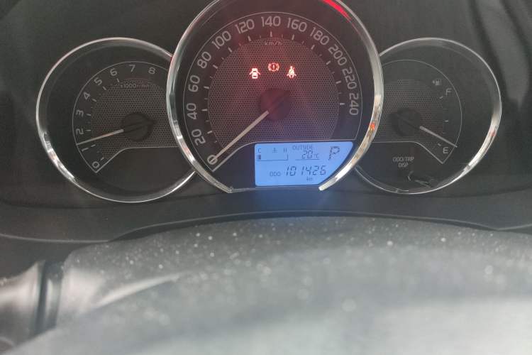 Used Toyota Levin 2015 1.6G CVT Orange Limited Edition Odometer Close Up