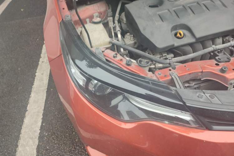 Used Toyota Levin 2015 1.6G CVT Orange Limited Edition Right Front Headlight