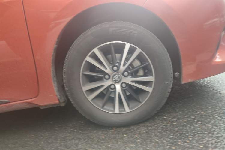 Used Toyota Levin 2015 1.6G CVT Orange Limited Edition Right Front Wheel Hub