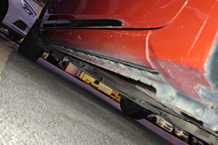Used Toyota Levin 2015 1.6G CVT Orange Limited Edition Right Side Sill