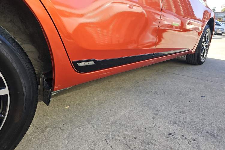Used Toyota Levin 2015 1.6G CVT Orange Limited Edition Right Side Sill