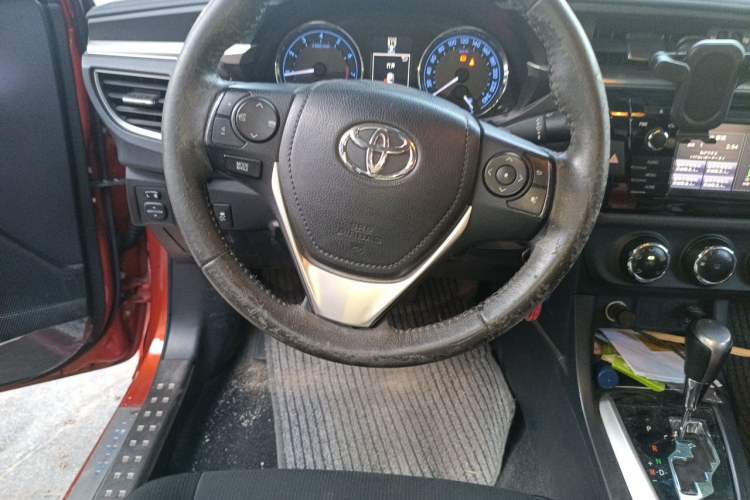 Used Toyota Levin 2015 1.8GS CVT Orange Limited Edition Steering Wheel