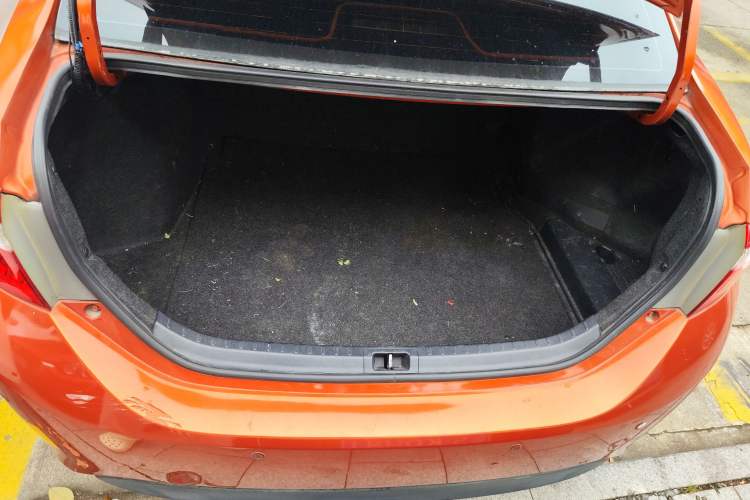 Used Toyota Levin 2015 1.6G CVT Orange Limited Edition Trunk