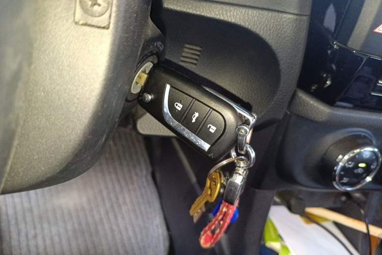 Used Toyota Levin 2015 1.8GS CVT Orange Limited Edition Vehicle Key