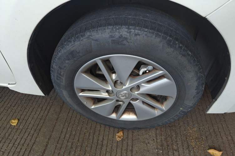Used Toyota Levin 2015 1.6E CVT New Edition Right Front Wheel Hub