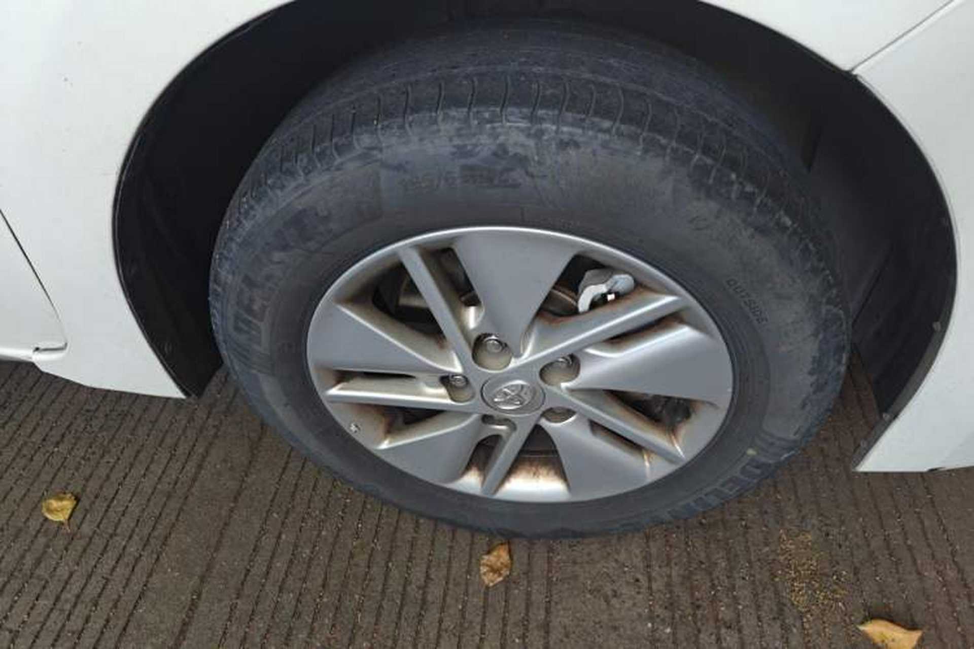 Used Toyota Levin 2015 1.6E CVT New Edition Right Front Wheel Hub