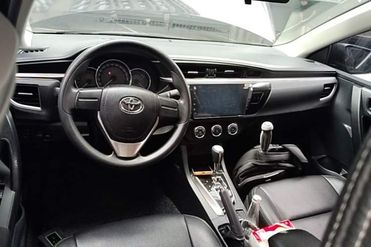 Used Toyota Levin 2016 1.6G CVT Elite Edition Center Console