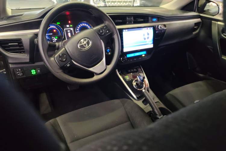 Used Toyota Levin 2016 Dual-Engine 1.8H GS E-CVT Elite Model with Sunroof Center Console