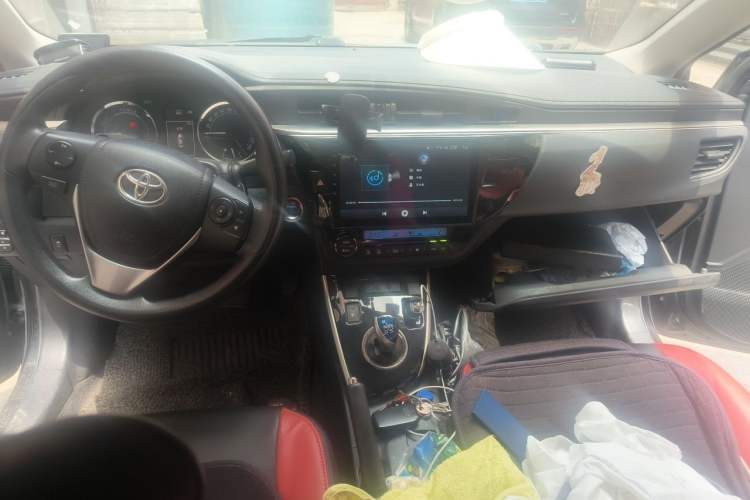Used Toyota Levin 2016 Dual-Engine 1.8H GS E-CVT Elite Model with Sunroof Center Console