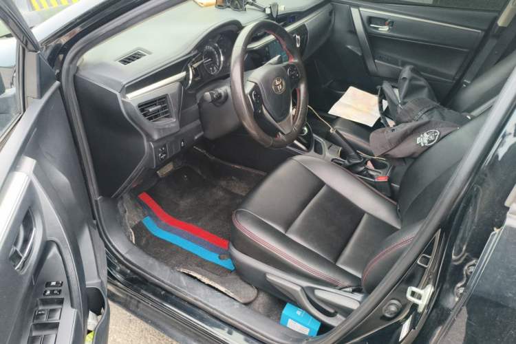 Used Toyota Levin 2016 Dual-Engine 1.8H GS E-CVT Elite Model with Sunroof Driver Seat