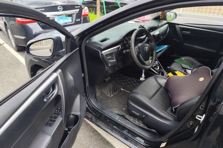 Used Toyota Levin 2016 Dual-Engine 1.8H GS-L E-CVT Leading Edition Driver Seat