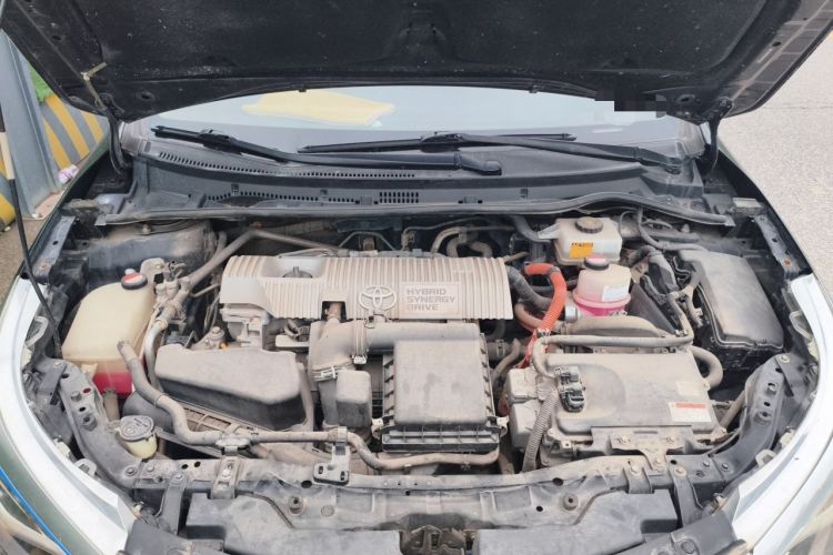 Used Toyota Levin 2016 Dual-Engine 1.8H GS E-CVT Elite Model with Sunroof Engine Bay