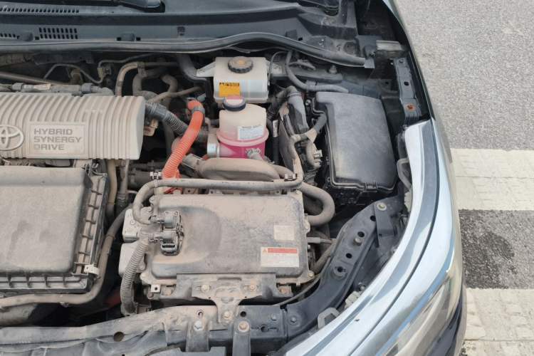 Used Toyota Levin 2016 Dual-Engine 1.8H GS E-CVT Elite Model with Sunroof Engine Bay Left