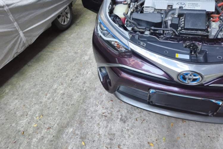 Used Toyota Levin 2016 Dual-Engine 1.8H GS E-CVT Elite Model with Sunroof Engine Bay Right