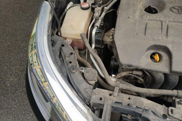 Used Toyota Levin 2016 1.6G Manual Elite Edition Engine Bay Right