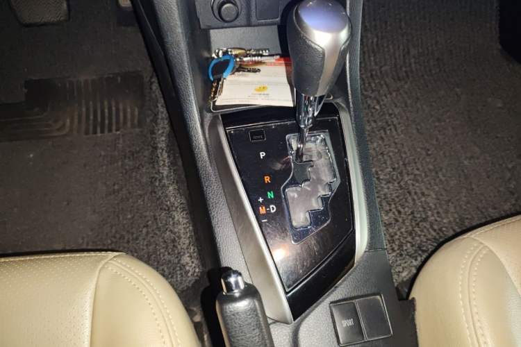 Used Toyota Levin 2016 1.6G CVT Elite Edition Gear Lever