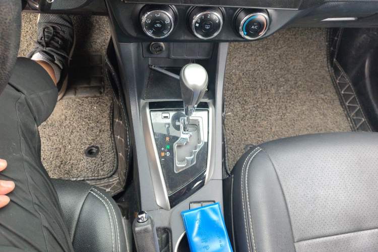 Used Toyota Levin 2016 1.6G CVT Elite Edition Gear Lever